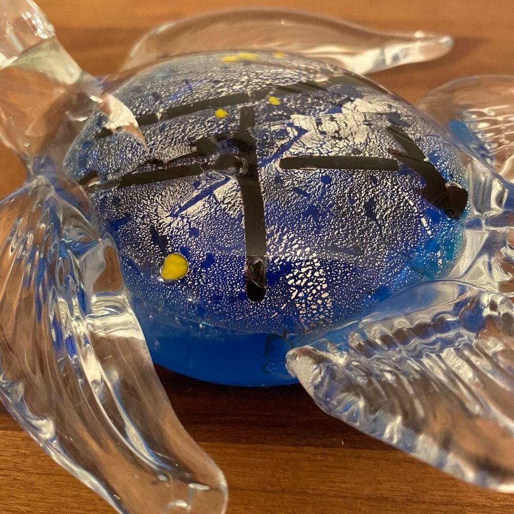 Sea Turtle Figurine, Blown Glass Art Paperweight - Picture 5 of 6